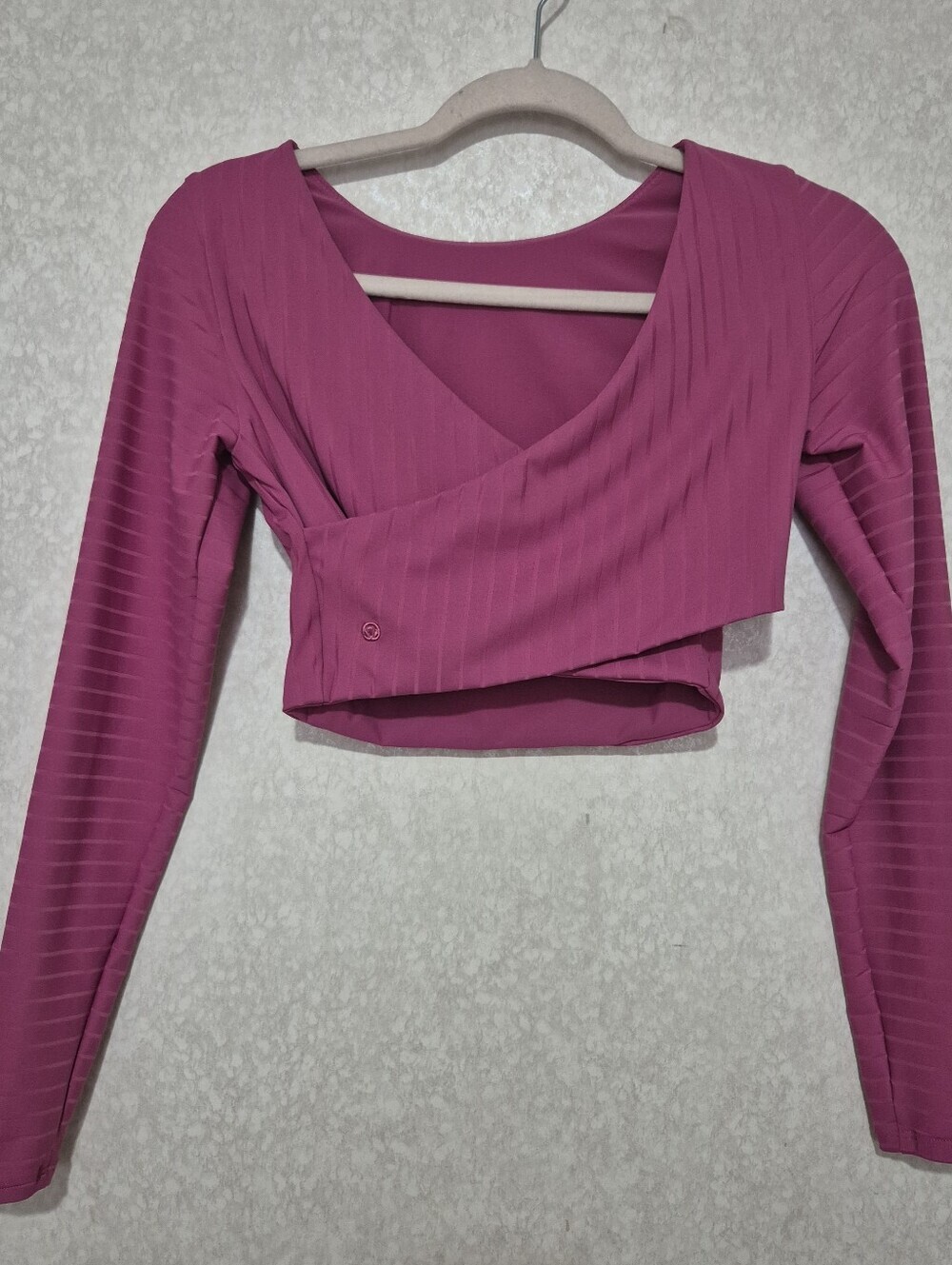 LULULEMON Pink Magenta Long-Sleeve Wrap Crop Top..Size:2-4